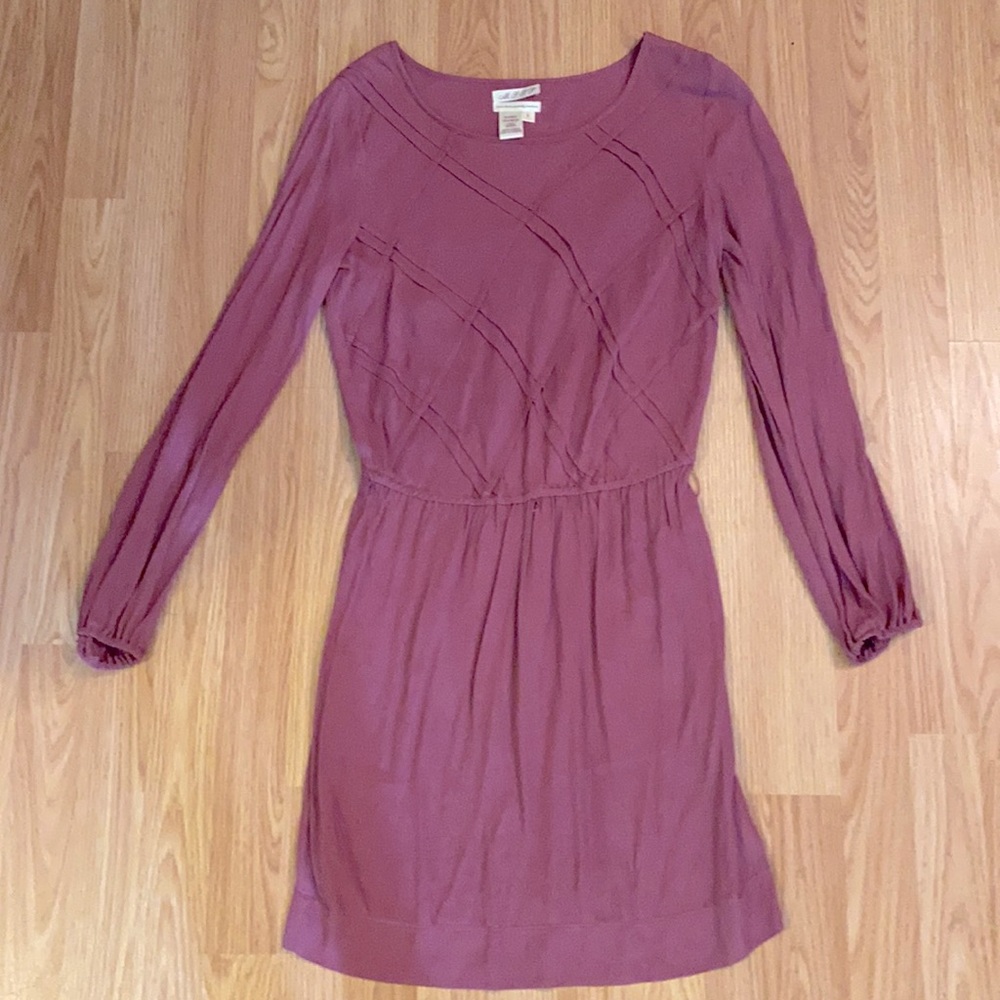 Grape colour mini dress.